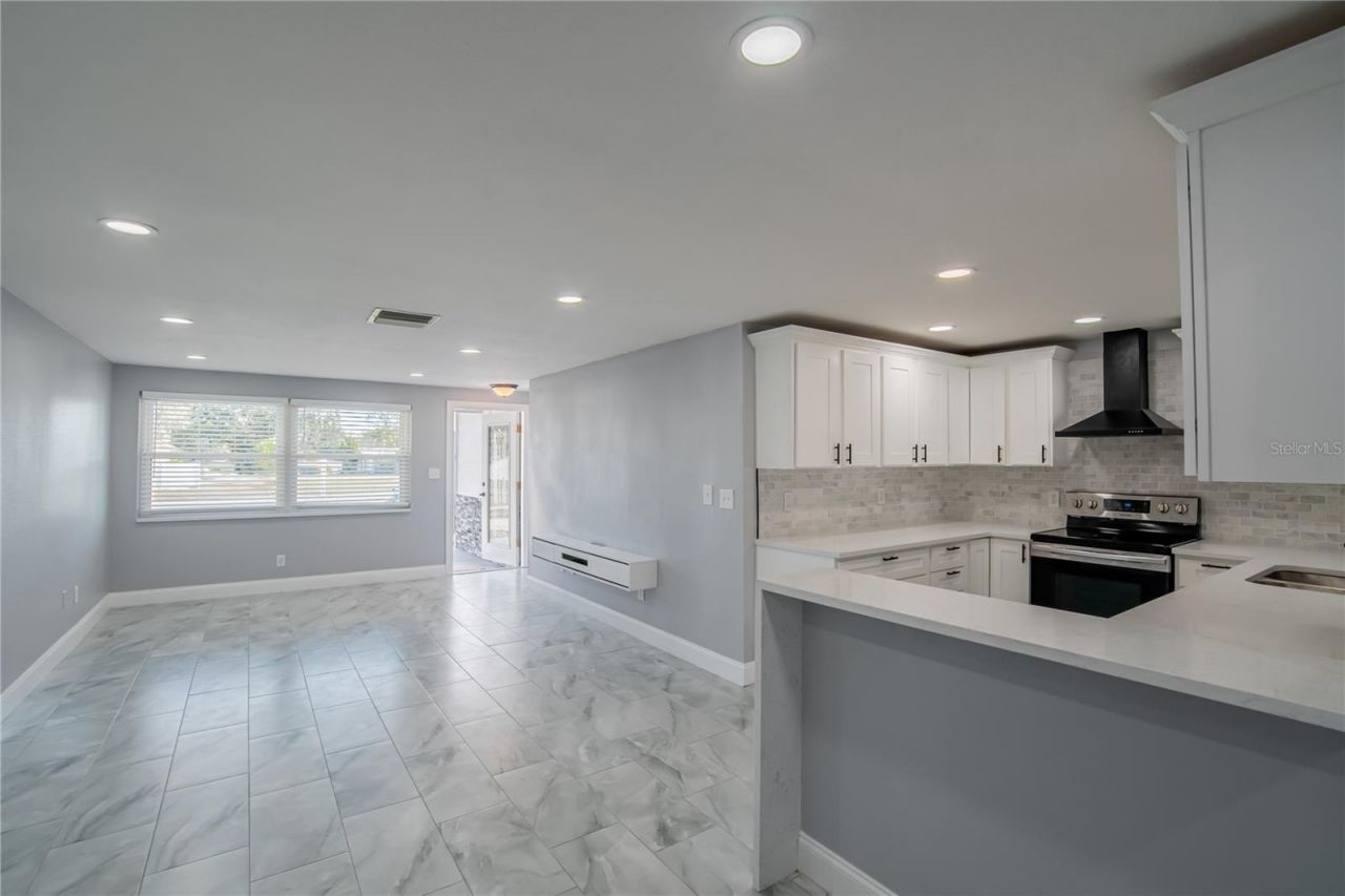 616 Highview Circle N, Brandon, FL 33510 Photo