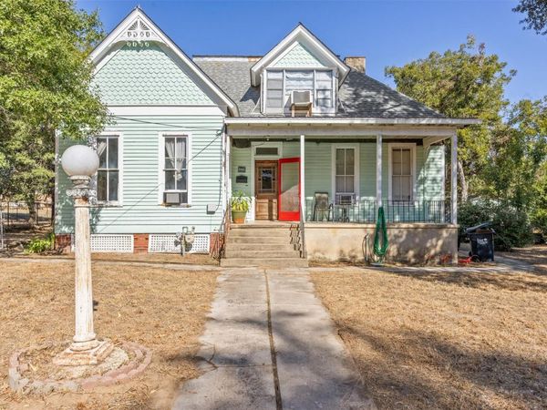 606 W Bell Ave, Rockdale, TX 76567