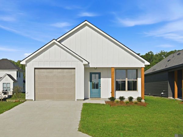 12860 St Lucia Dr, Maurepas, LA 70449