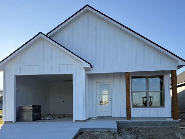 12860 St Lucia Dr, Maurepas, LA 70449