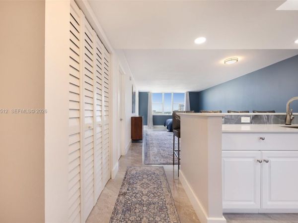 1893 S Ocean Dr, Unit 810, Hallandale Beach, FL 33009