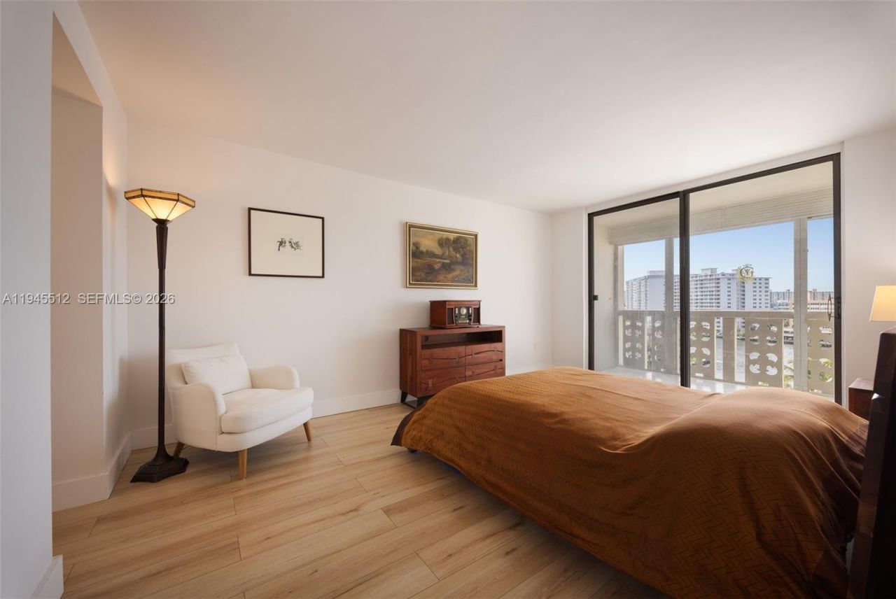 1893 S Ocean Dr, Unit 810, Hallandale Beach, FL 33009 Photo