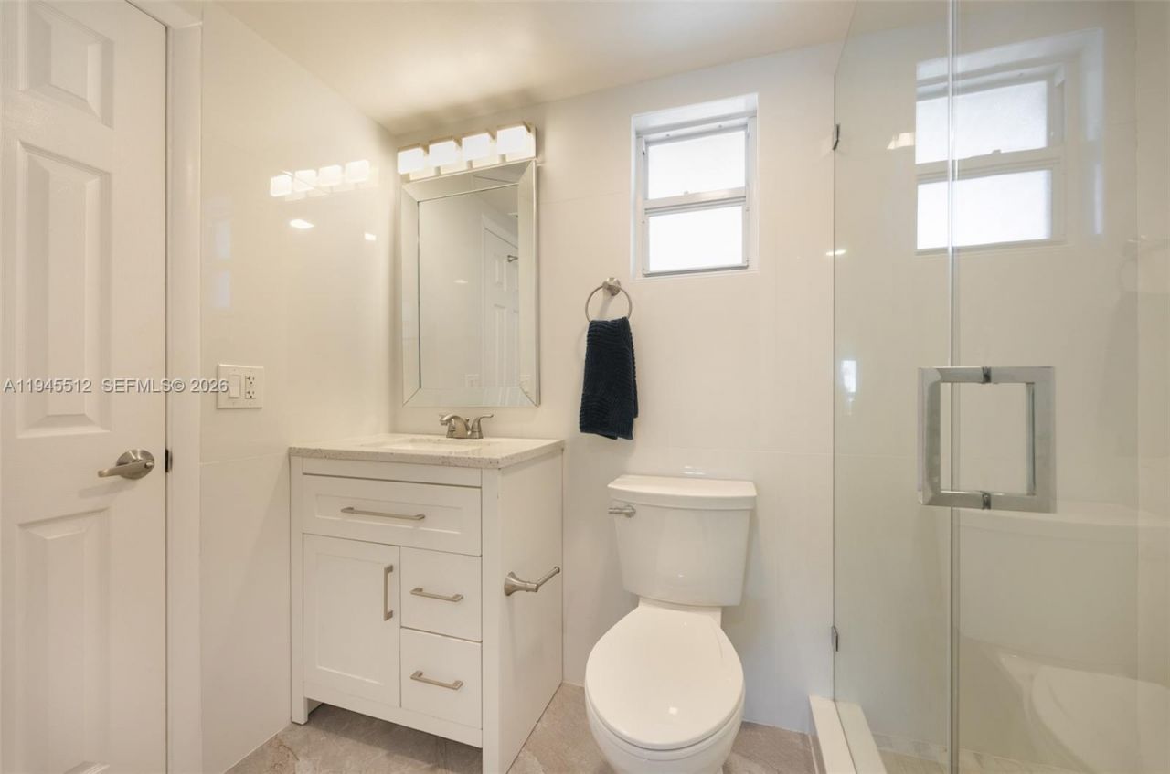 1893 S Ocean Dr, Unit 810, Hallandale Beach, FL 33009 Photo