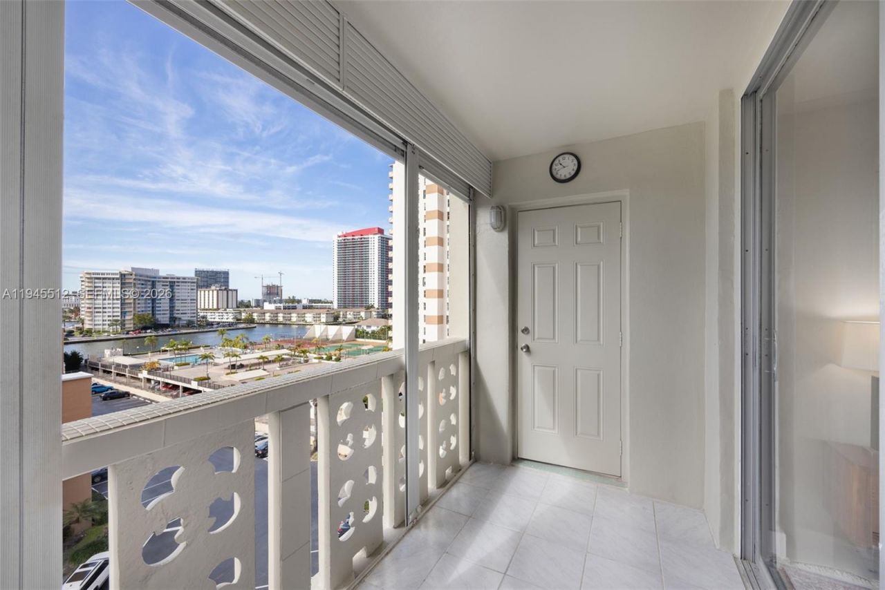 1893 S Ocean Dr, Unit 810, Hallandale Beach, FL 33009 Photo