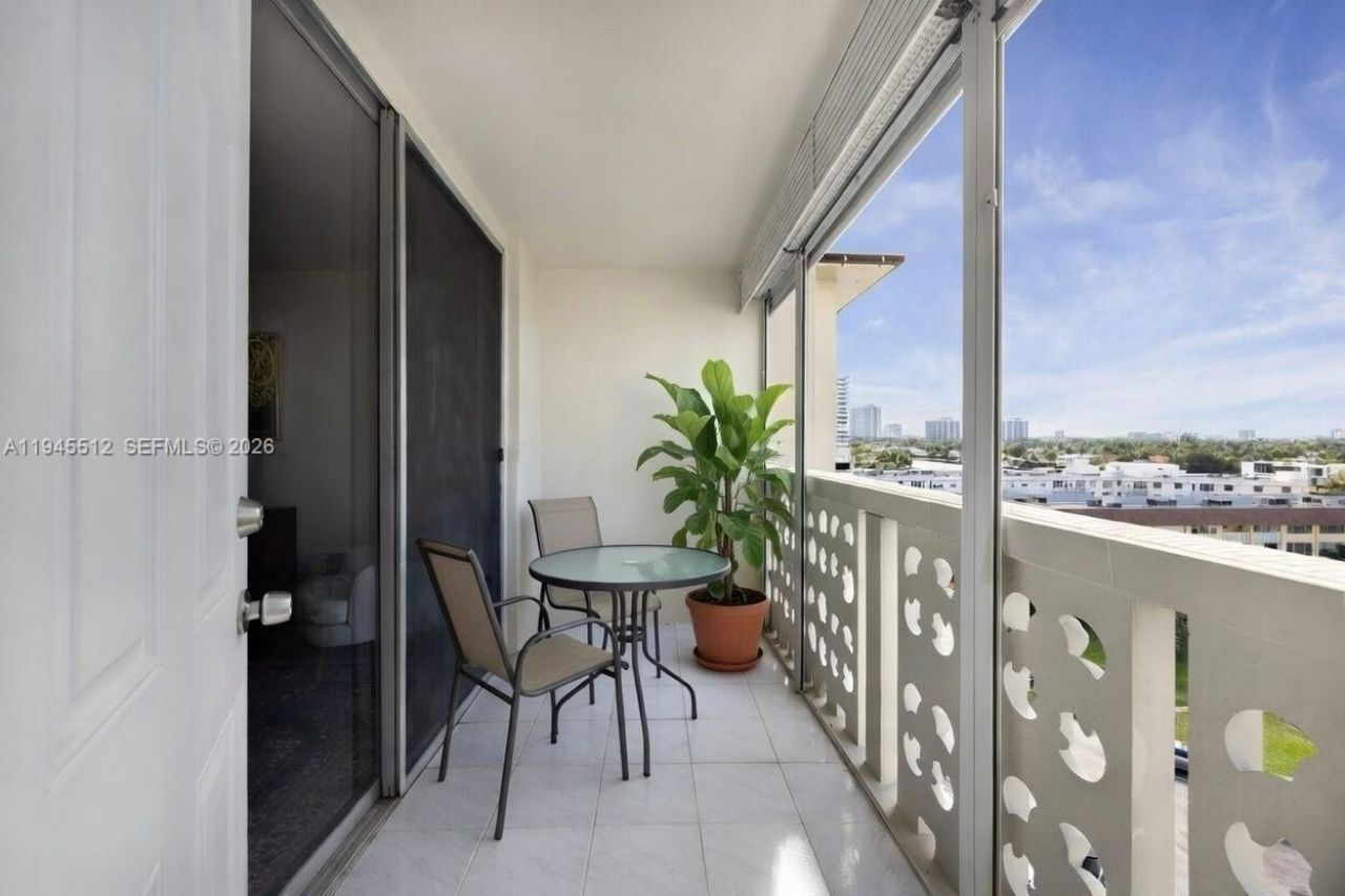 1893 S Ocean Dr, Unit 810, Hallandale Beach, FL 33009 Photo