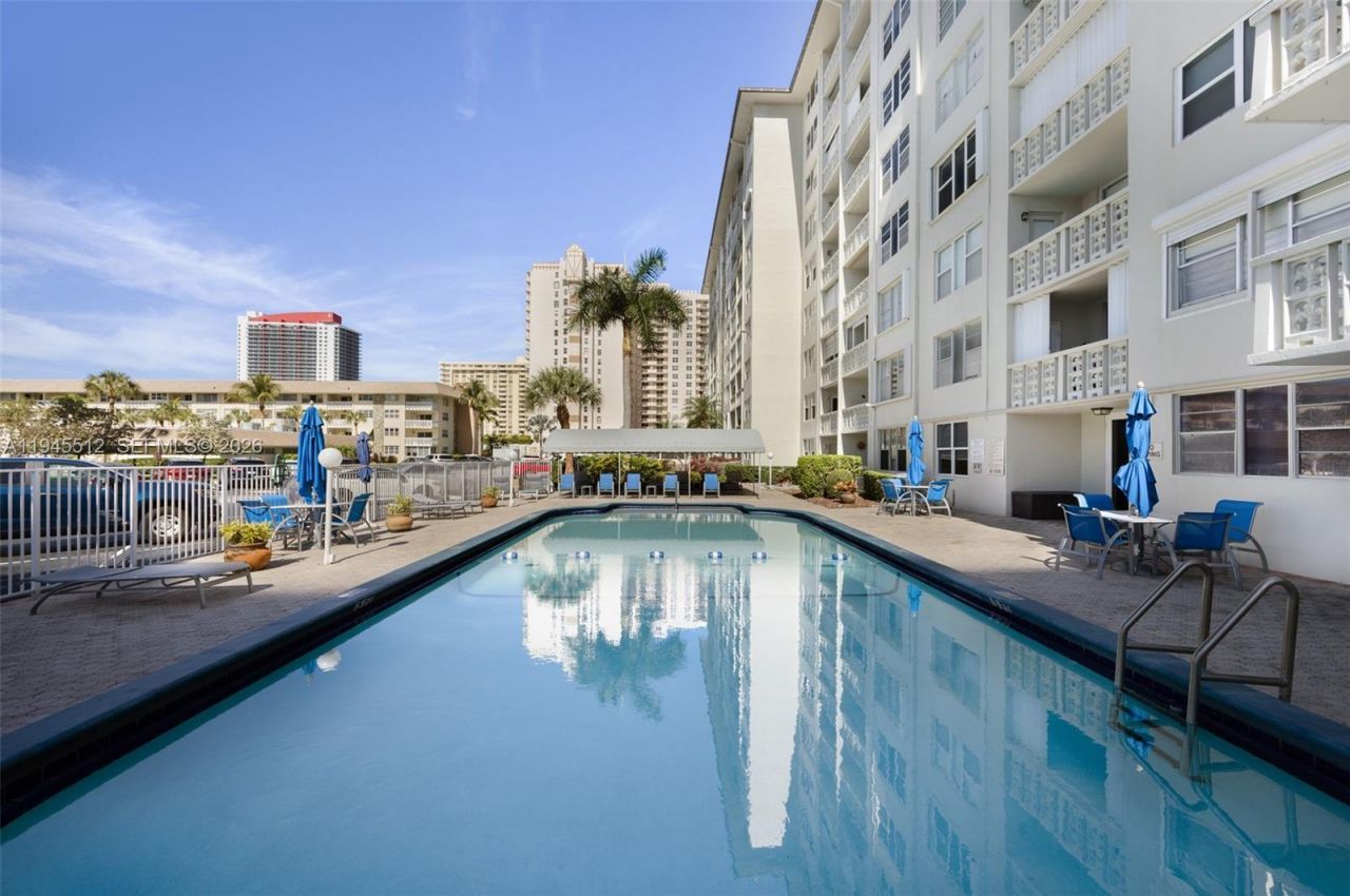 1893 S Ocean Dr, Unit 810, Hallandale Beach, FL 33009 Photo