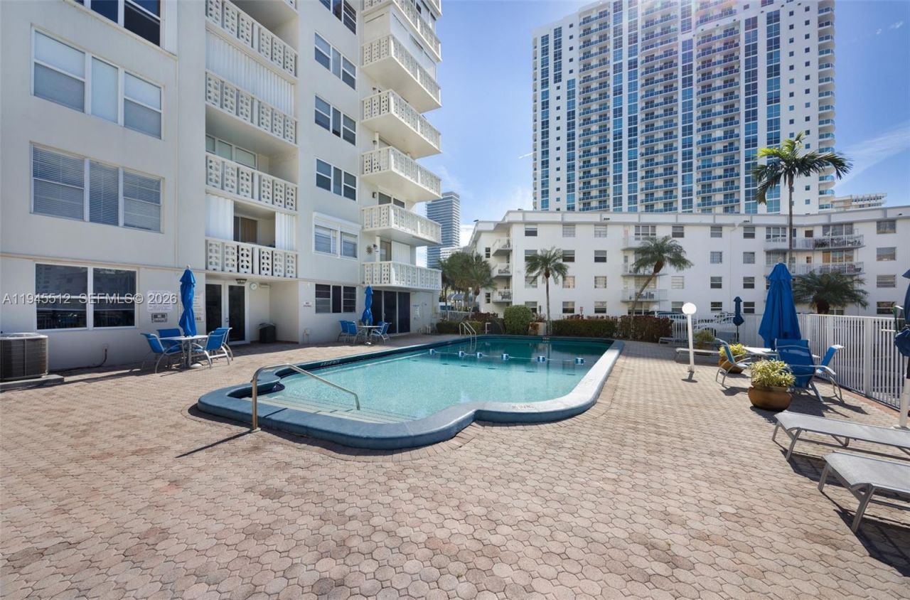 1893 S Ocean Dr, Unit 810, Hallandale Beach, FL 33009 Photo