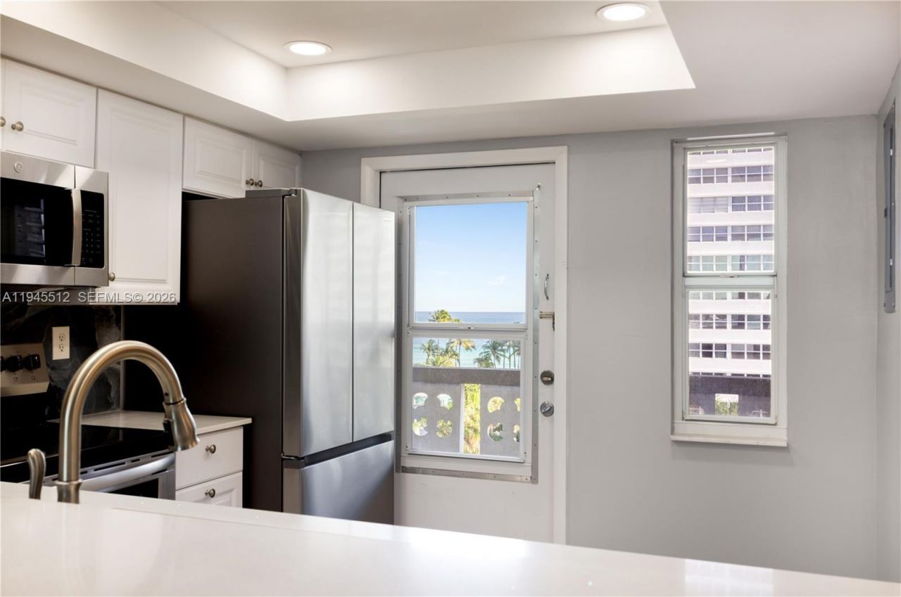 1893 S Ocean Dr, Unit 810, Hallandale Beach, FL 33009 Photo