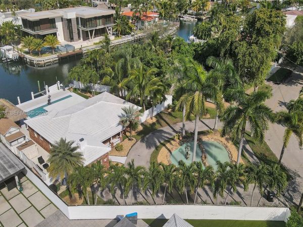 1995 N Hibiscus Dr, North Miami, FL 33181