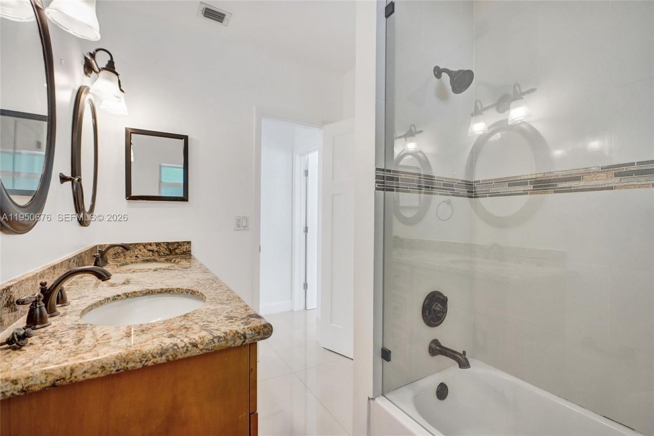 1995 N Hibiscus Dr, North Miami, FL 33181 Photo