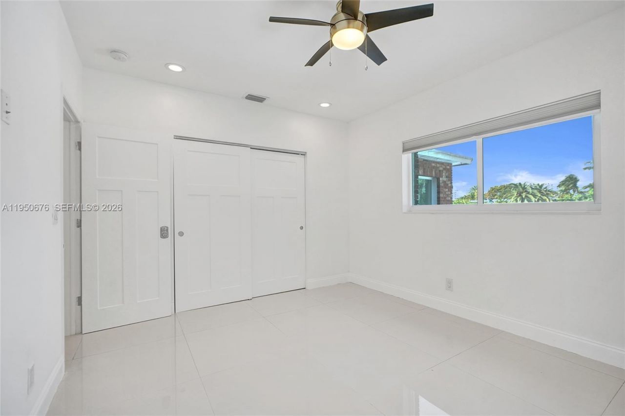 1995 N Hibiscus Dr, North Miami, FL 33181 Photo