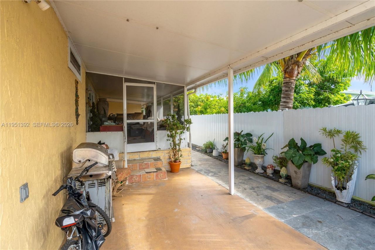 21771 NW 6th St, Pembroke Pines, FL 33029 Photo