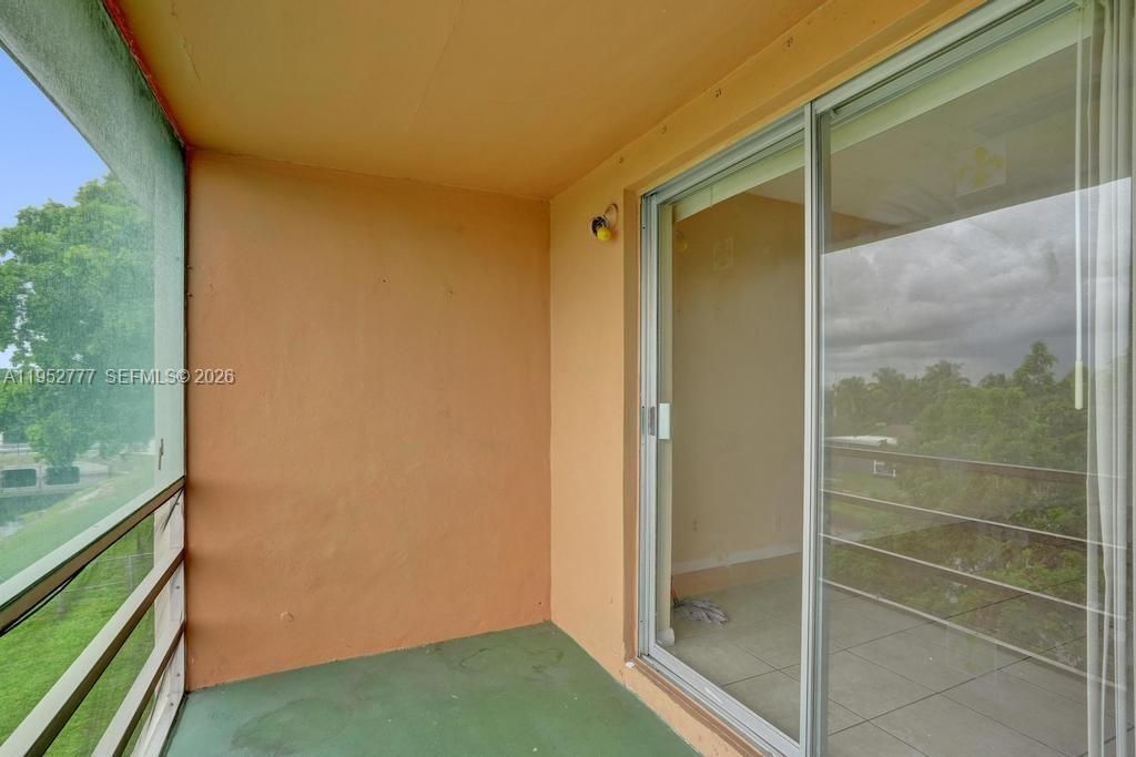 4731 NW 10th Ct, Unit 314, Plantation, FL 33313 Photo