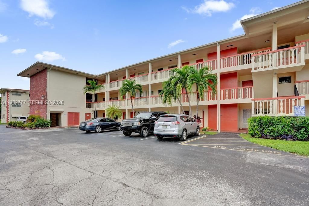 4731 NW 10th Ct, Unit 314, Plantation, FL 33313 Photo