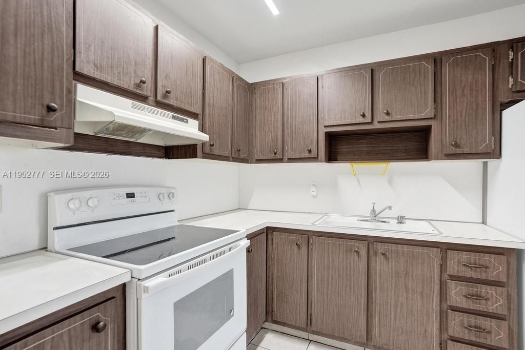 4731 NW 10th Ct, Unit 314, Plantation, FL 33313 Photo