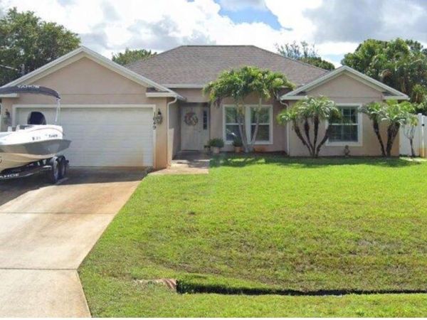 1649 SW Hampshire Ln, Port St. Lucie, FL 34953