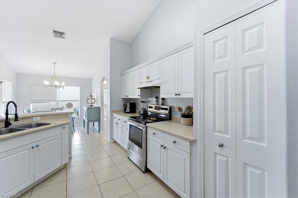 2625 NE 19th Pl, Cape Coral, FL 33909 Photo
