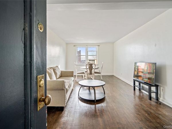 24 Mulford Place, Unit 4B, Hempstead, NY 11550