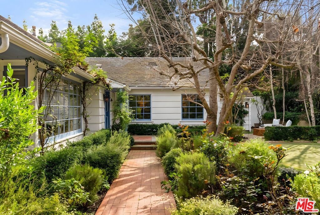 11948 S Saltair Terrace, Los Angeles, CA 90049 Main Photo