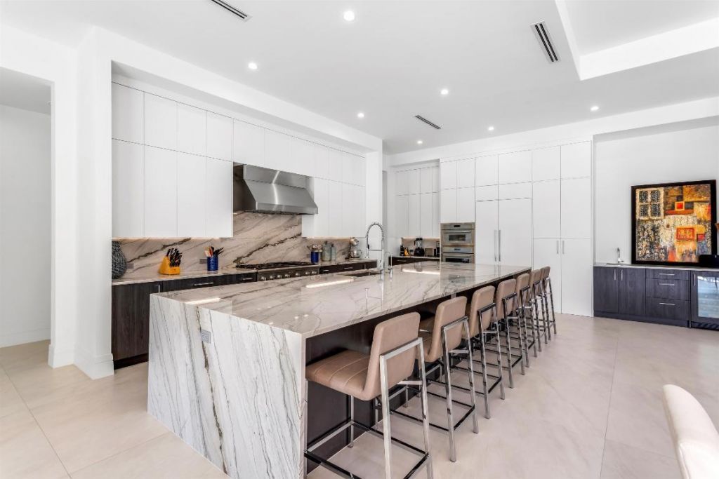 2719 Embassy Drive, West Palm Beach, FL 33401 Photo