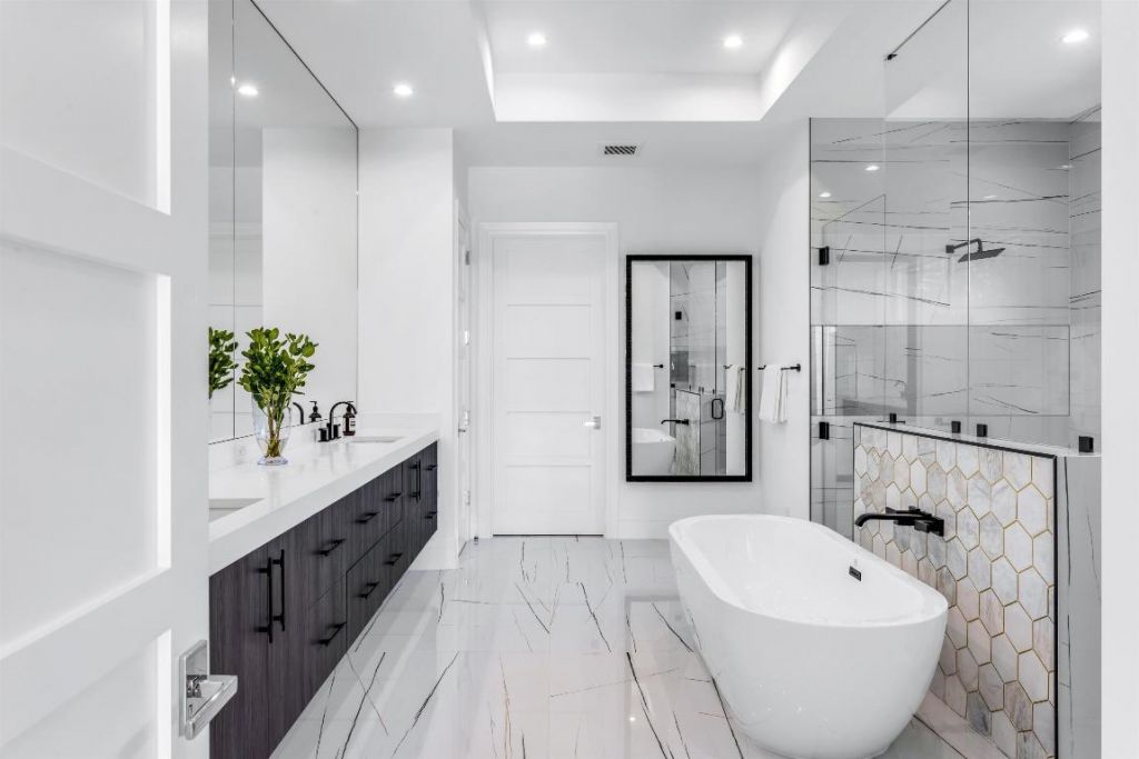 2719 Embassy Drive, West Palm Beach, FL 33401 Photo