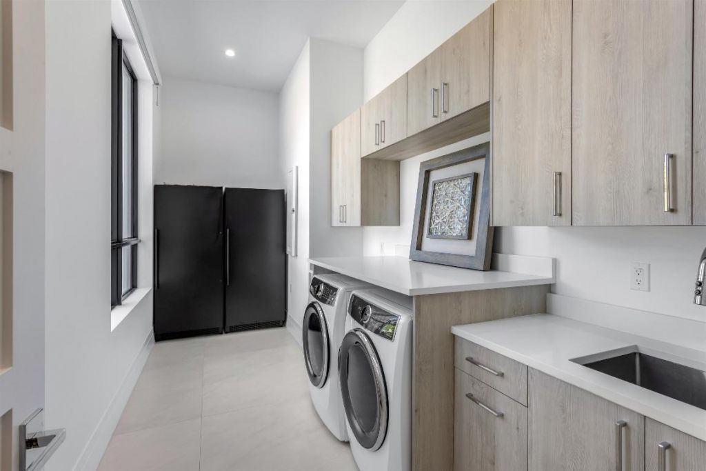 2719 Embassy Drive, West Palm Beach, FL 33401 Photo