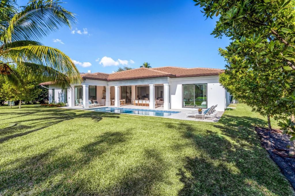 2719 Embassy Drive, West Palm Beach, FL 33401 Photo