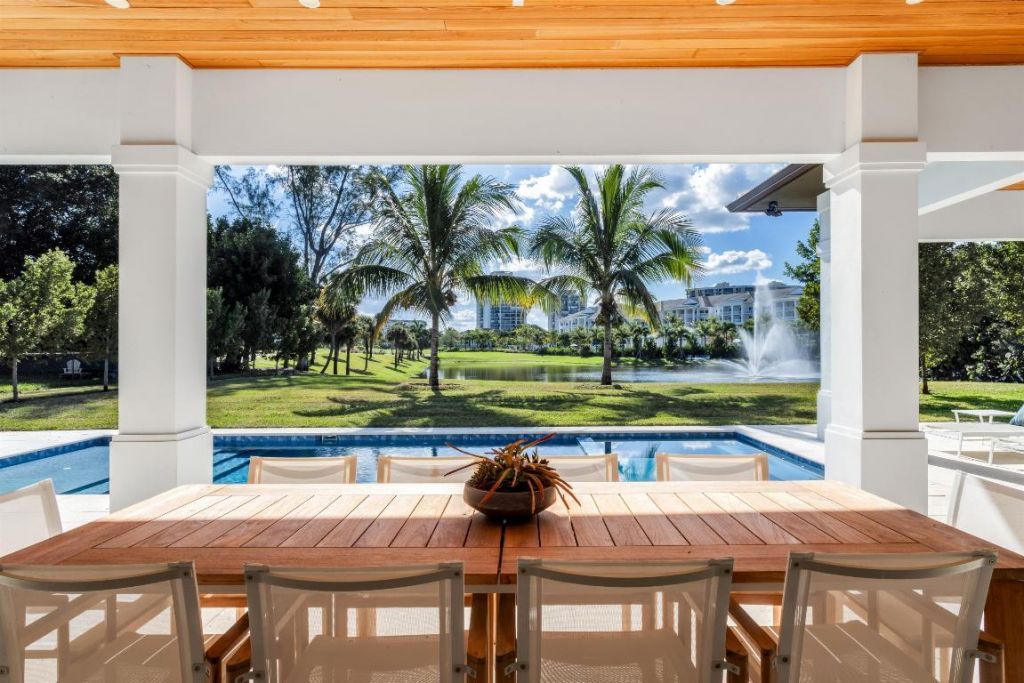 2719 Embassy Drive, West Palm Beach, FL 33401 Photo