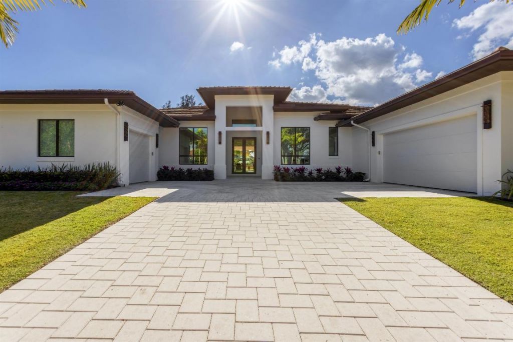 2719 Embassy Drive, West Palm Beach, FL 33401 Photo