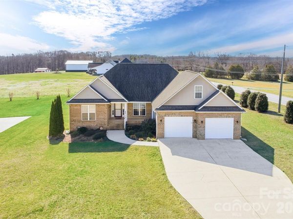 884 Clear Creek Circle, Lincolnton, NC 28092