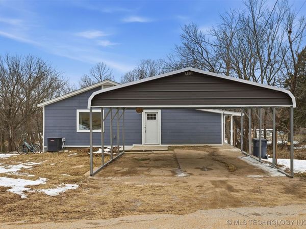 758 N Walnut Creek Drive, Sand Springs, OK 74063