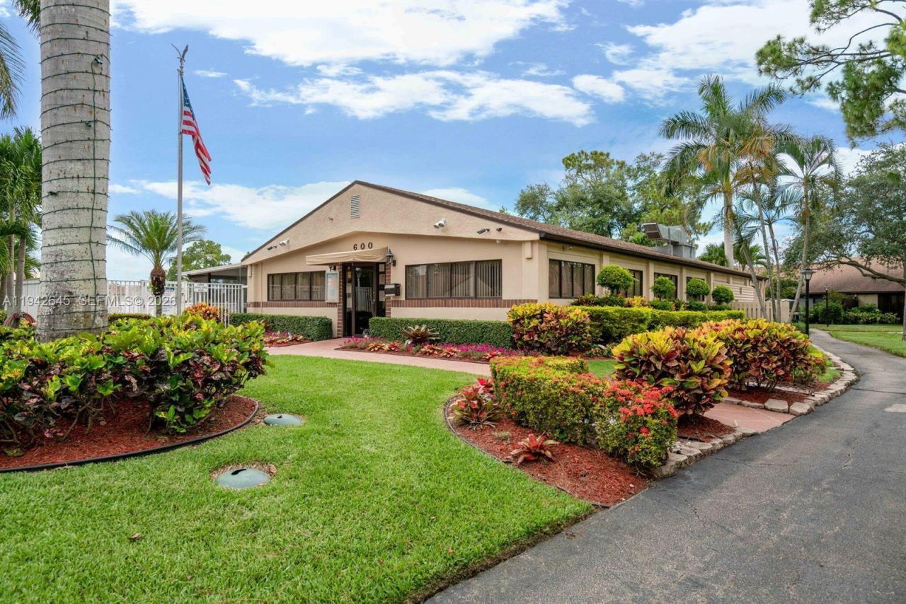 623 Sea Pine Way, Unit C1, Greenacres, FL 33415 Photo