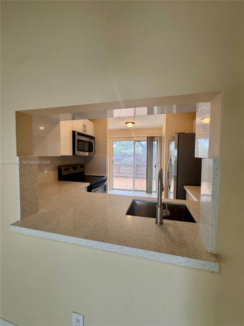 4879 N Hemingway Cir, Margate, FL 33063 Photo