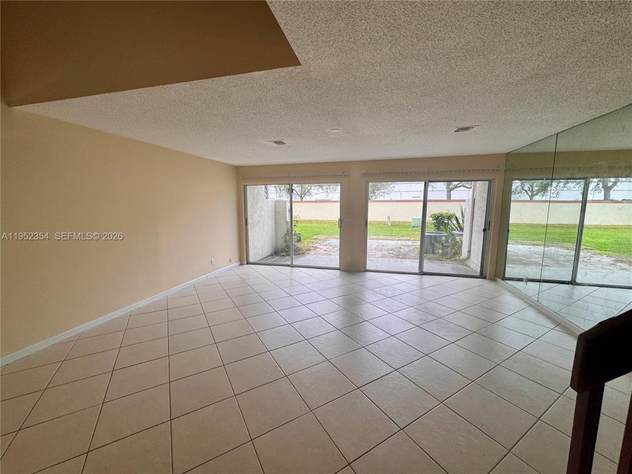 4879 N Hemingway Cir, Margate, FL 33063 Photo