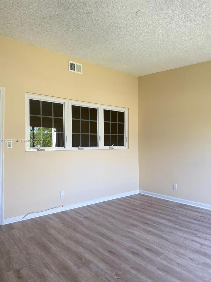 4879 N Hemingway Cir, Margate, FL 33063 Photo