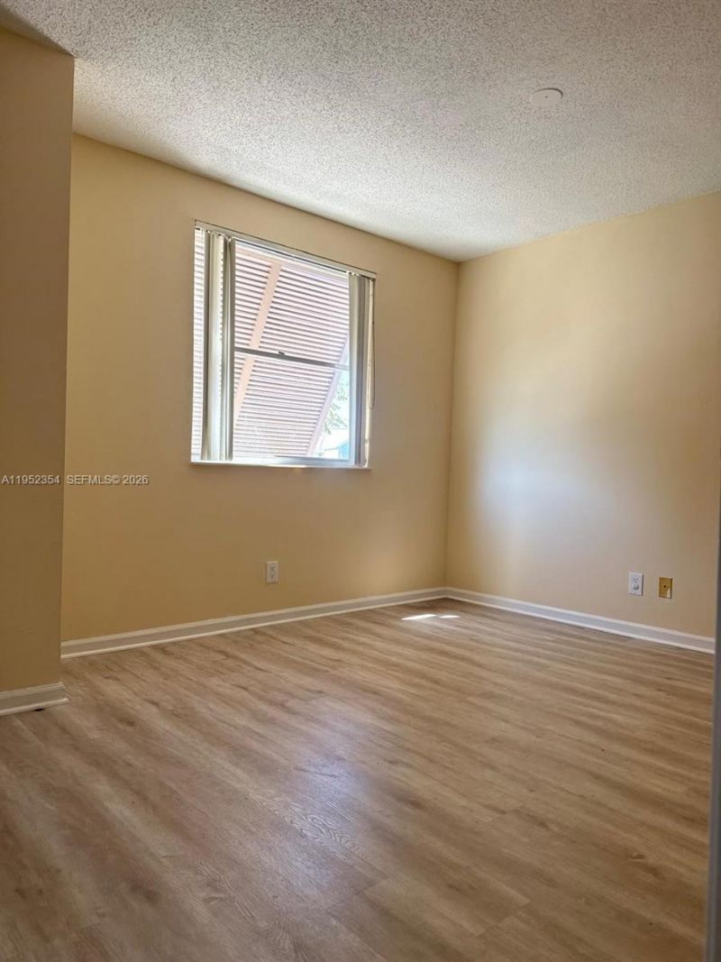 4879 N Hemingway Cir, Margate, FL 33063 Photo