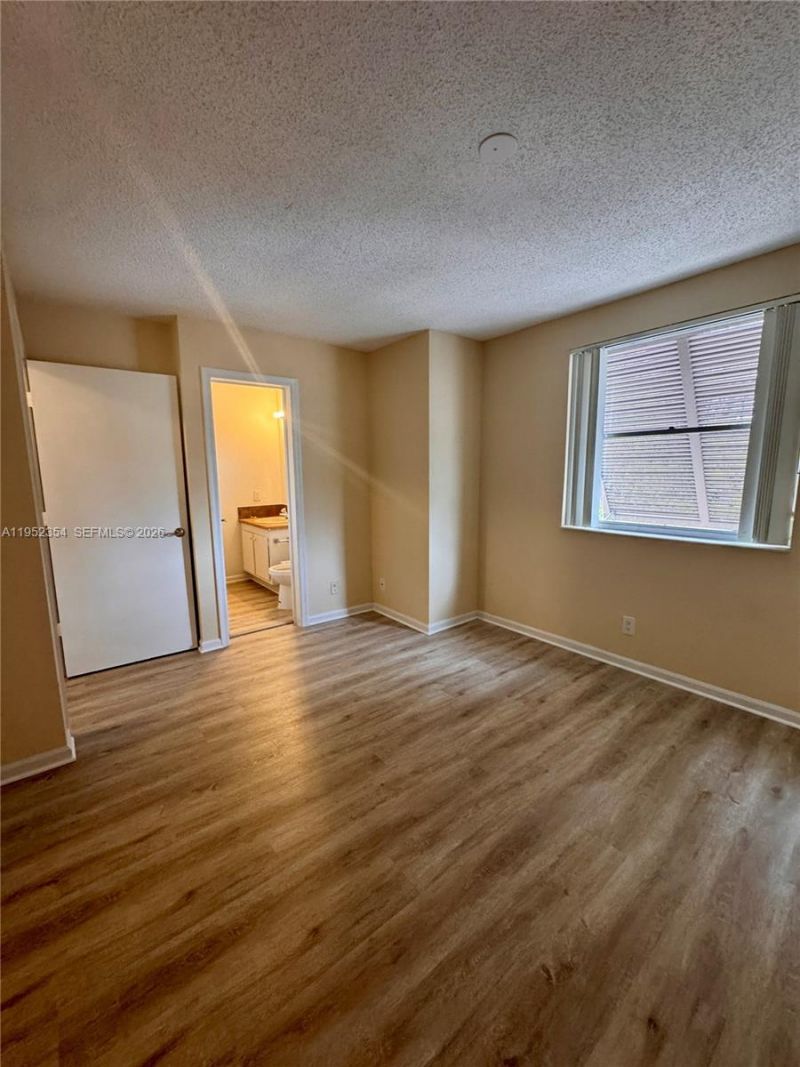 4879 N Hemingway Cir, Margate, FL 33063 Photo