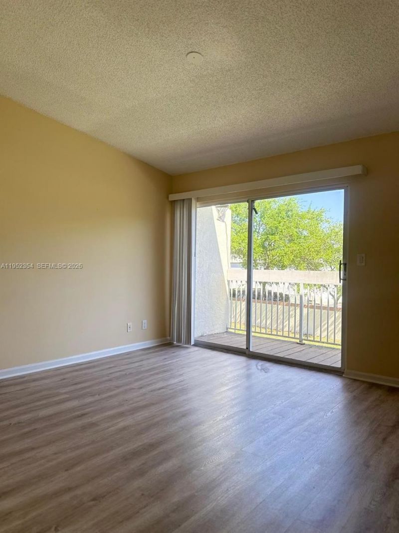 4879 N Hemingway Cir, Margate, FL 33063 Photo