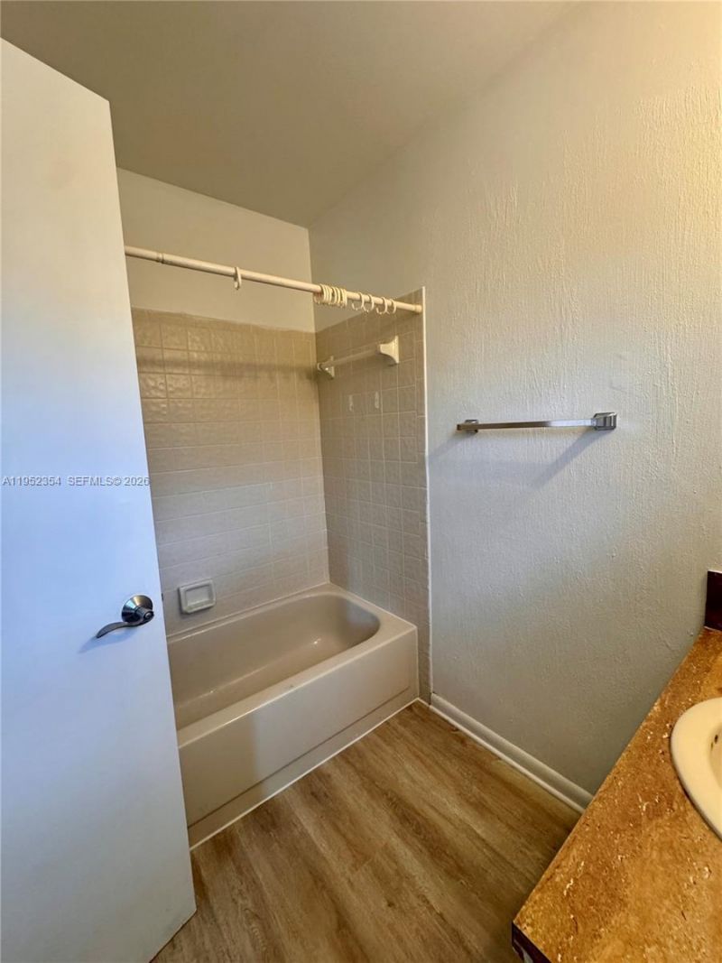 4879 N Hemingway Cir, Margate, FL 33063 Photo