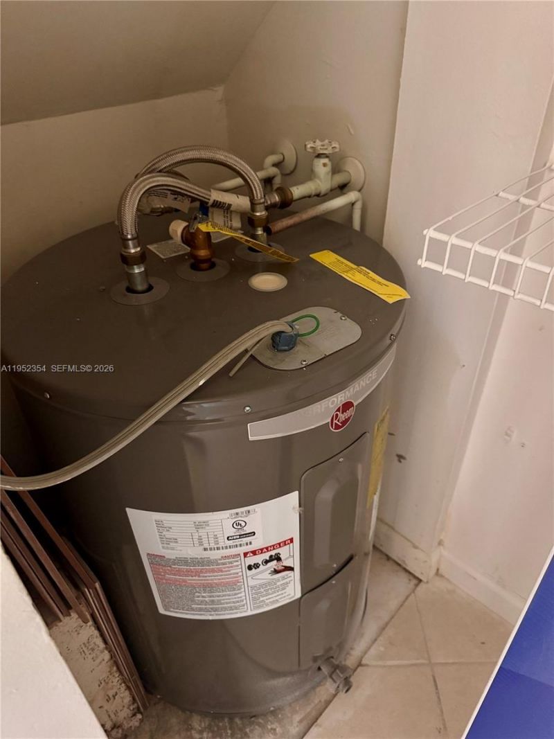 4879 N Hemingway Cir, Margate, FL 33063 Photo