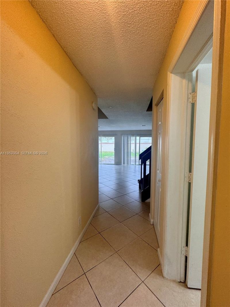 4879 N Hemingway Cir, Margate, FL 33063 Photo