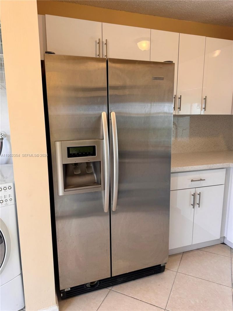 4879 N Hemingway Cir, Margate, FL 33063 Photo