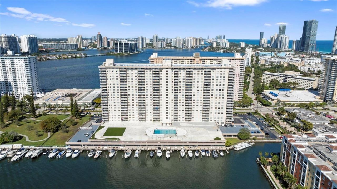 250 174th St, Unit 1410, Sunny Isles Beach, FL 33160 Photo