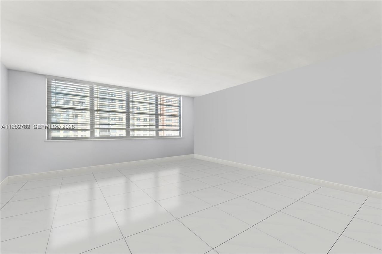 250 174th St, Unit 1410, Sunny Isles Beach, FL 33160 Photo