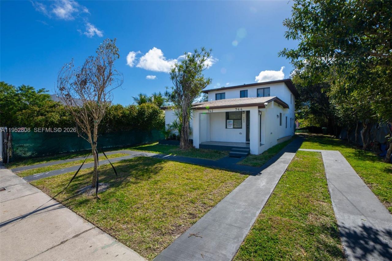742 NW 70th St, Miami, FL 33150 Photo