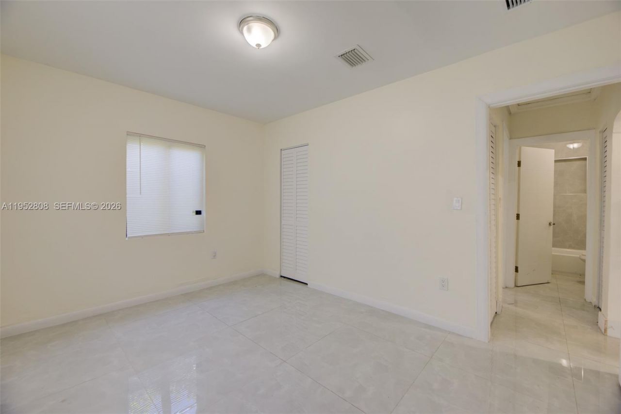 742 NW 70th St, Miami, FL 33150 Photo