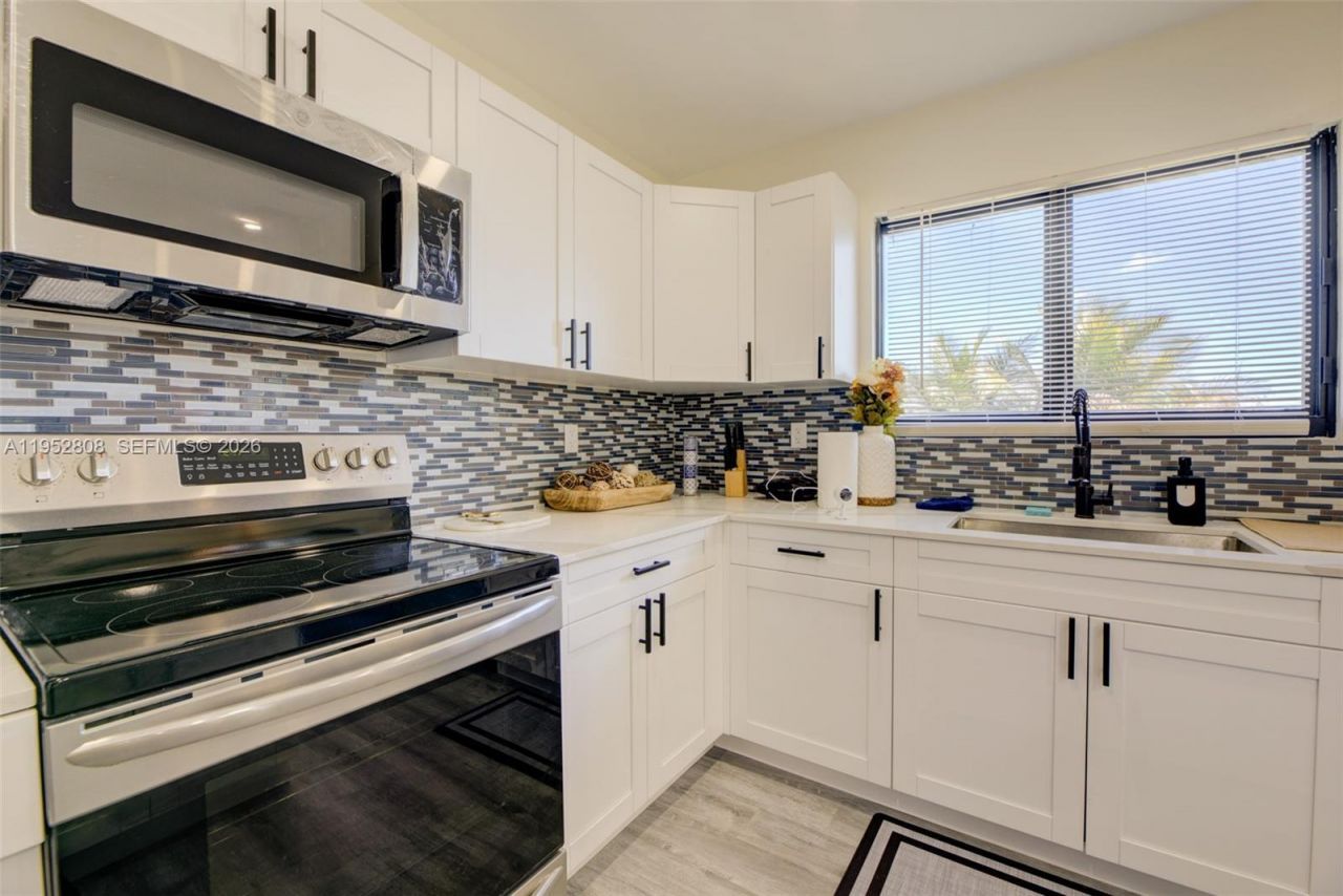 742 NW 70th St, Miami, FL 33150 Photo