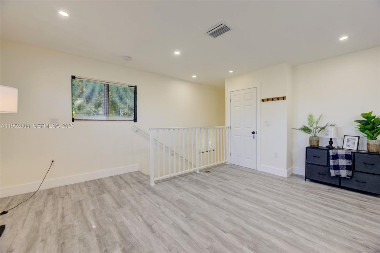 742 NW 70th St, Miami, FL 33150 Photo