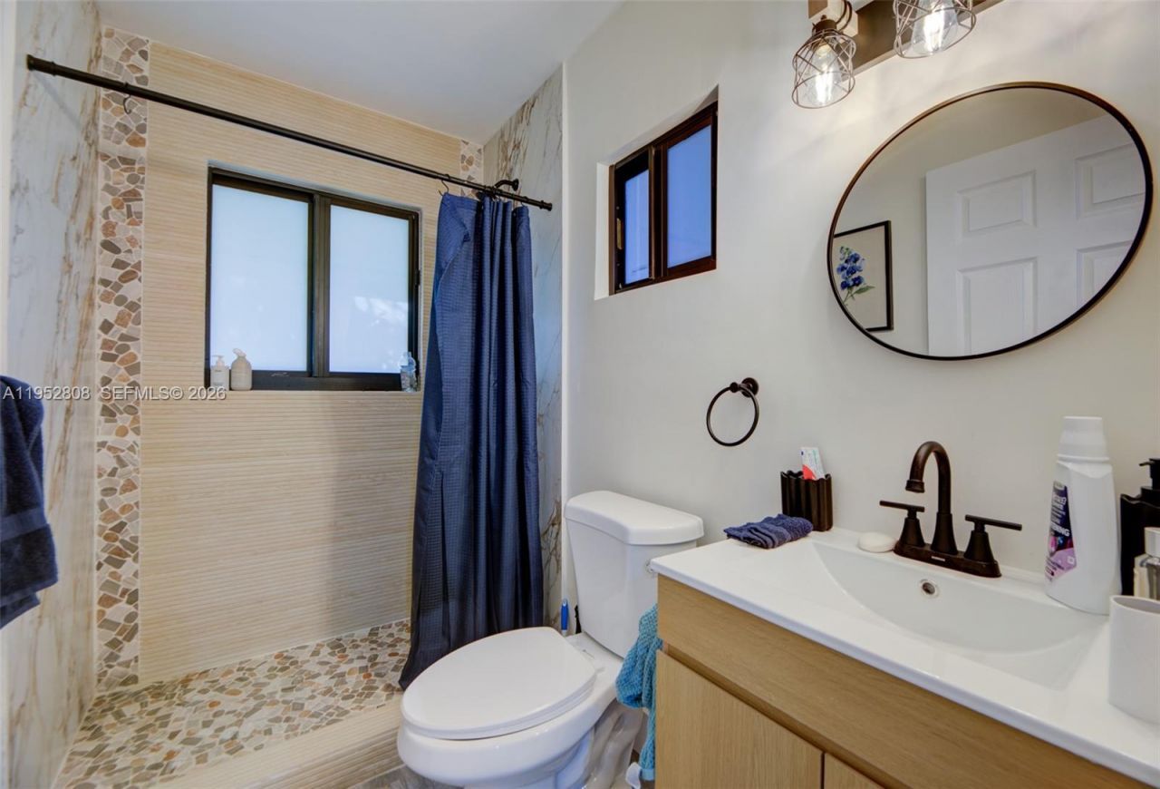 742 NW 70th St, Miami, FL 33150 Photo