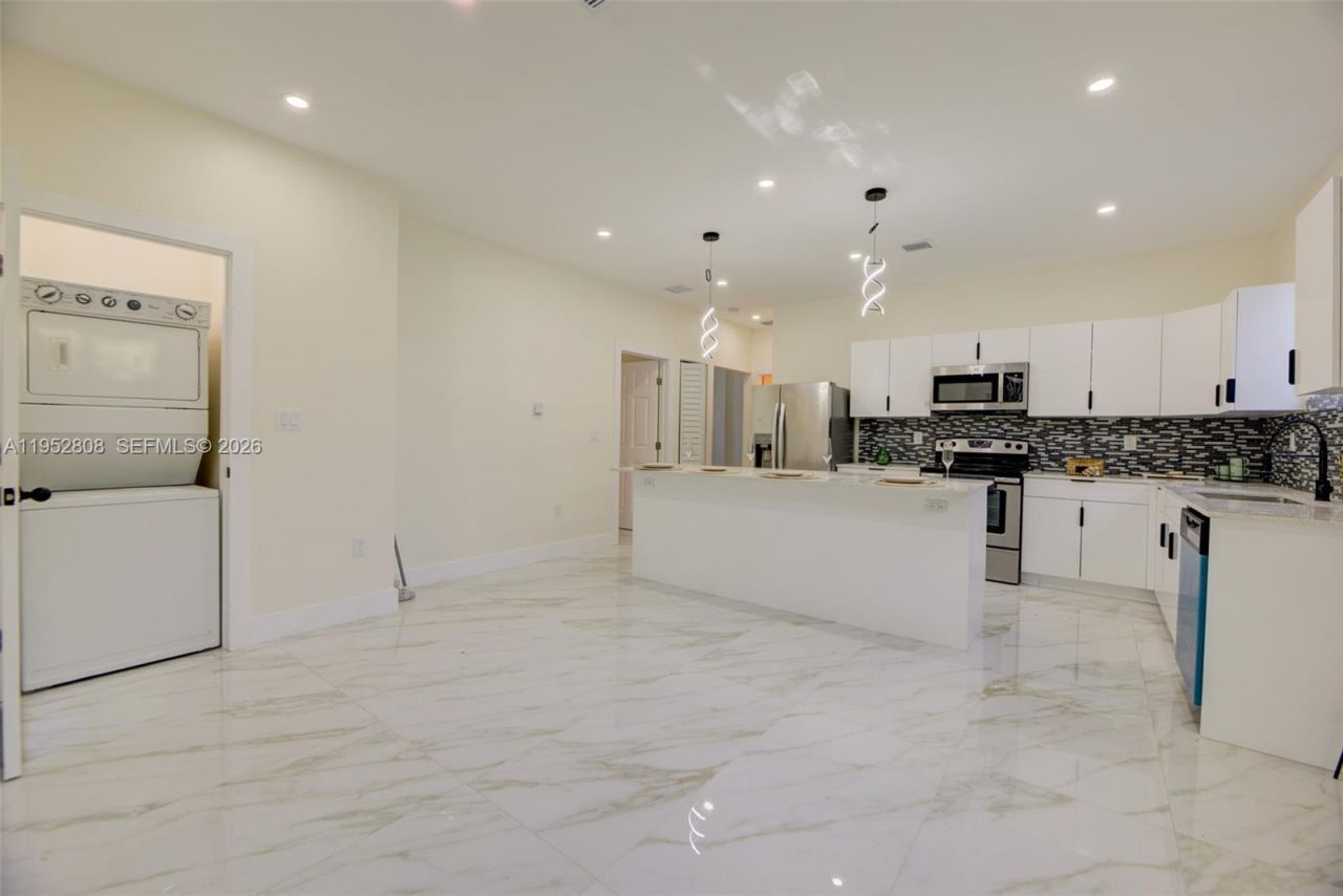 742 NW 70th St, Miami, FL 33150 Photo